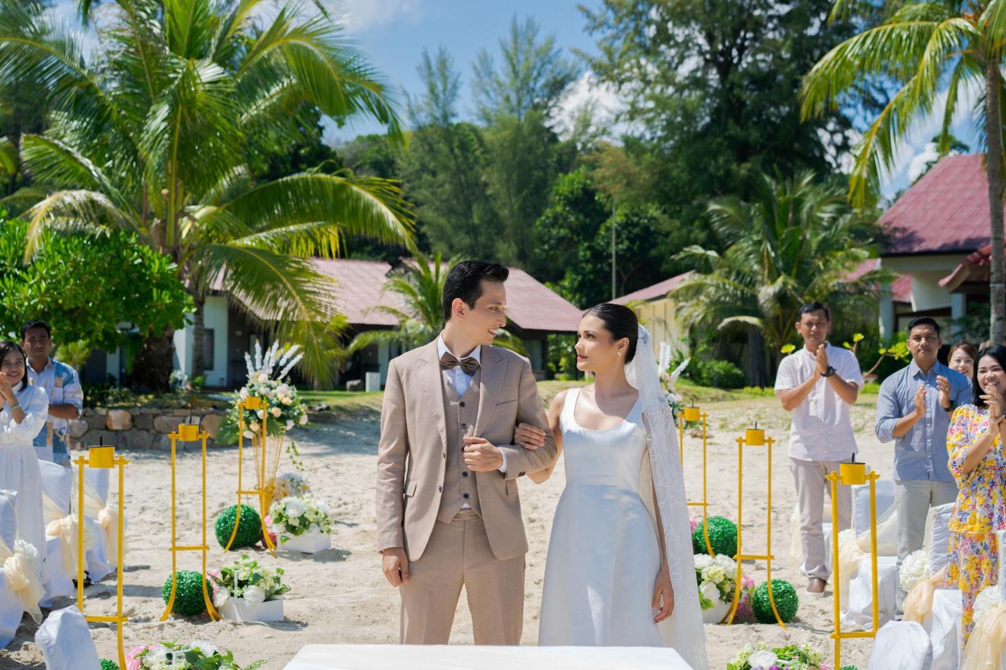 Indra Maya Pool Villas Lagoi Bagian luar foto
