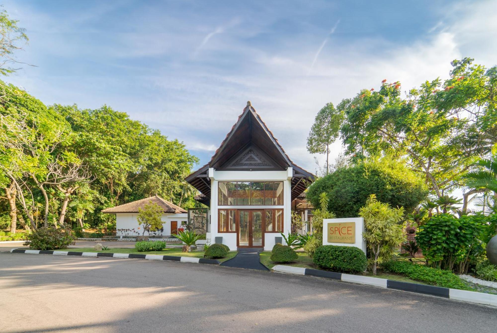 Indra Maya Pool Villas Lagoi Bagian luar foto
