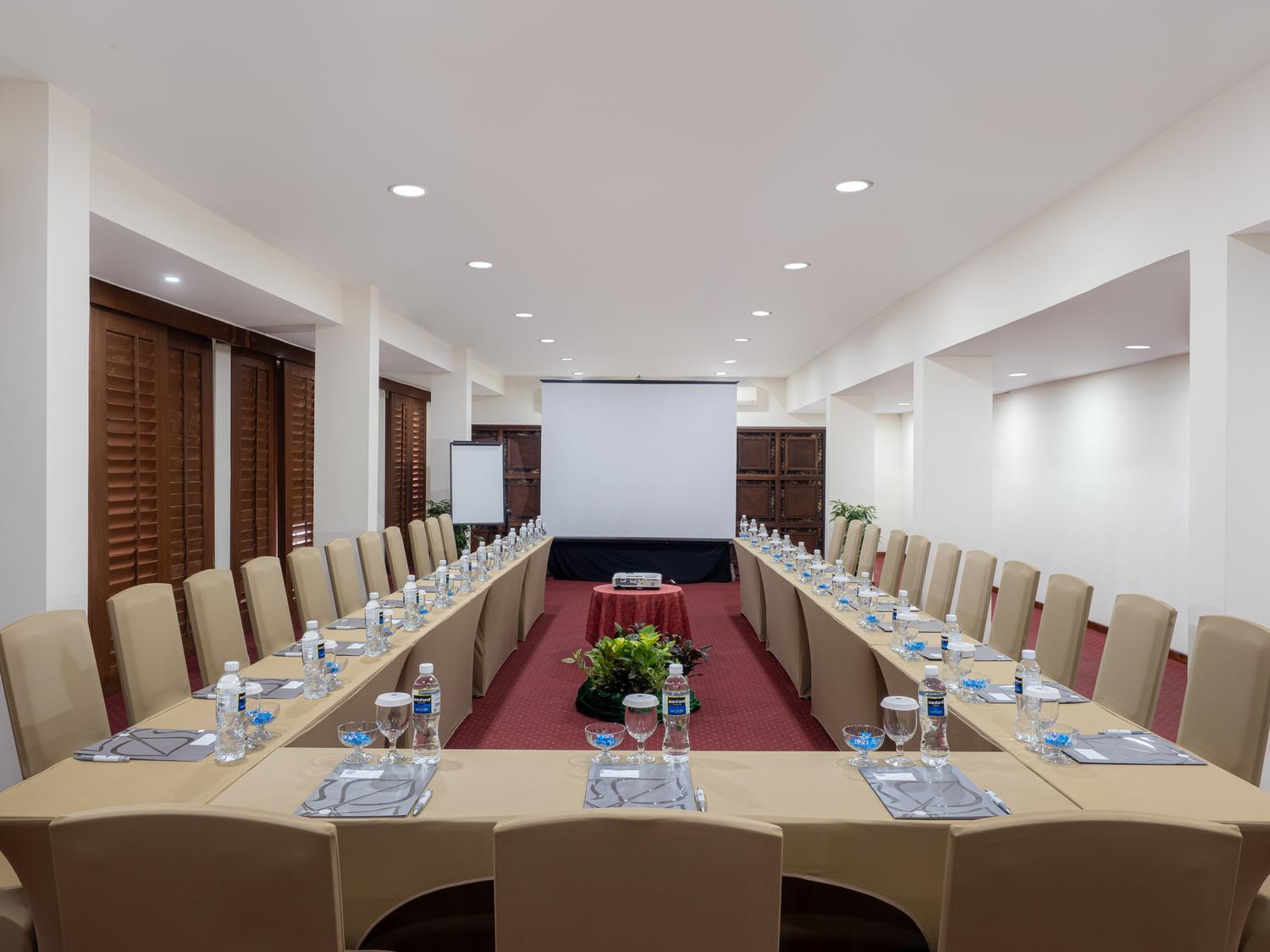 Indra Maya Pool Villas Lagoi Bagian luar foto